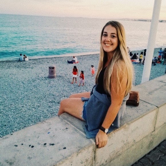 Meet your Posher, Myra - Picture 1 of 1